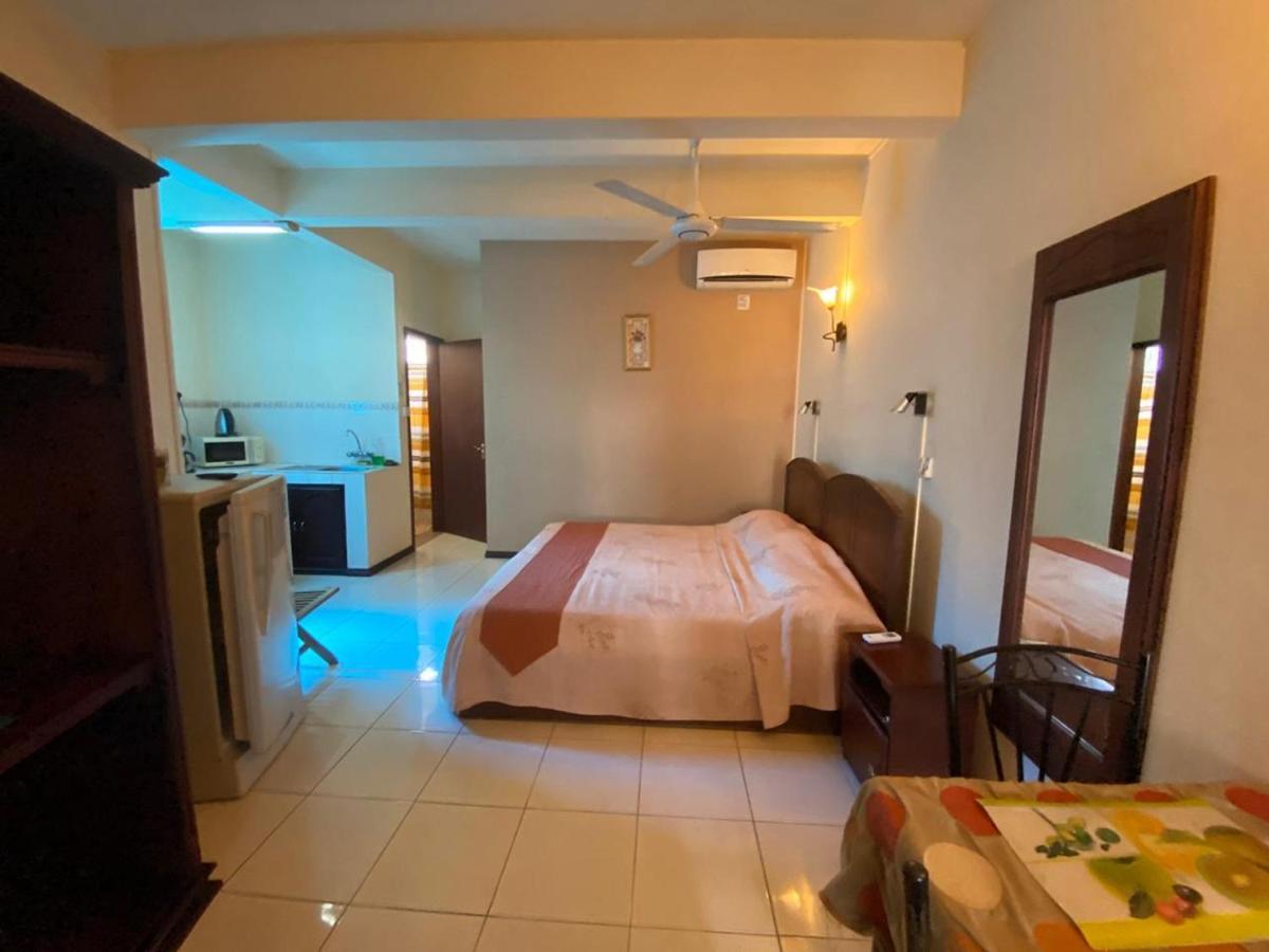 Monalysa Holidays Гранд Байе Екстериор снимка