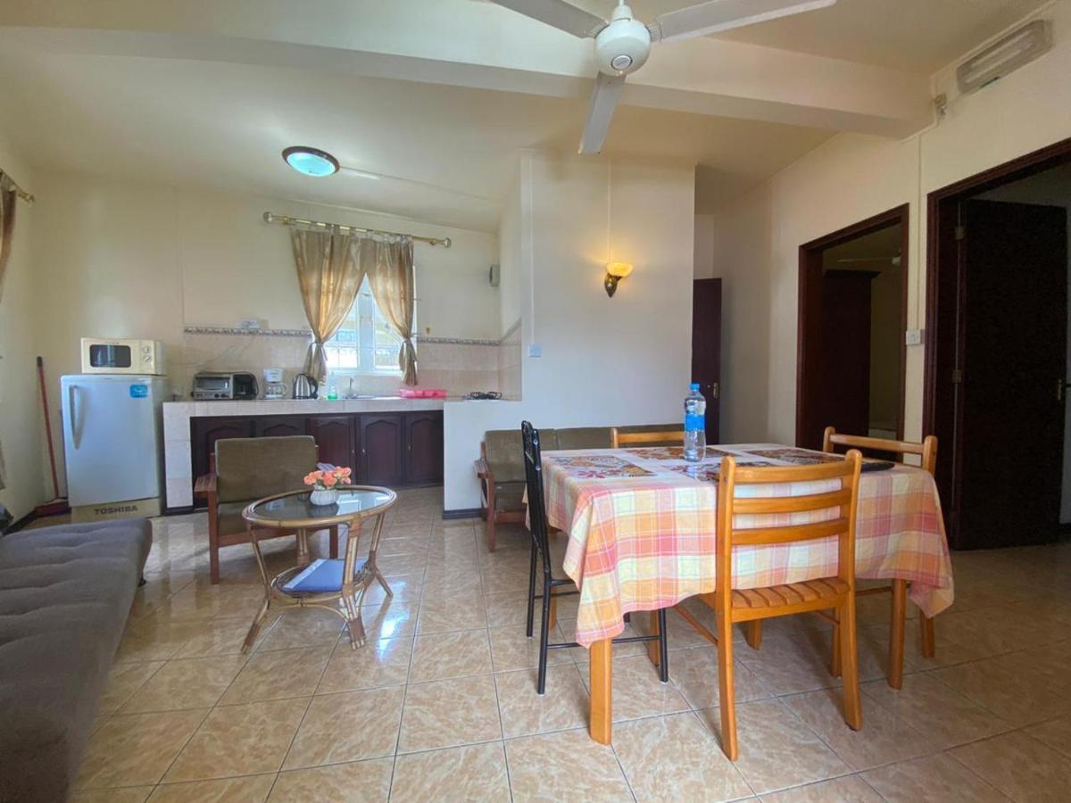Monalysa Holidays Гранд Байе Екстериор снимка