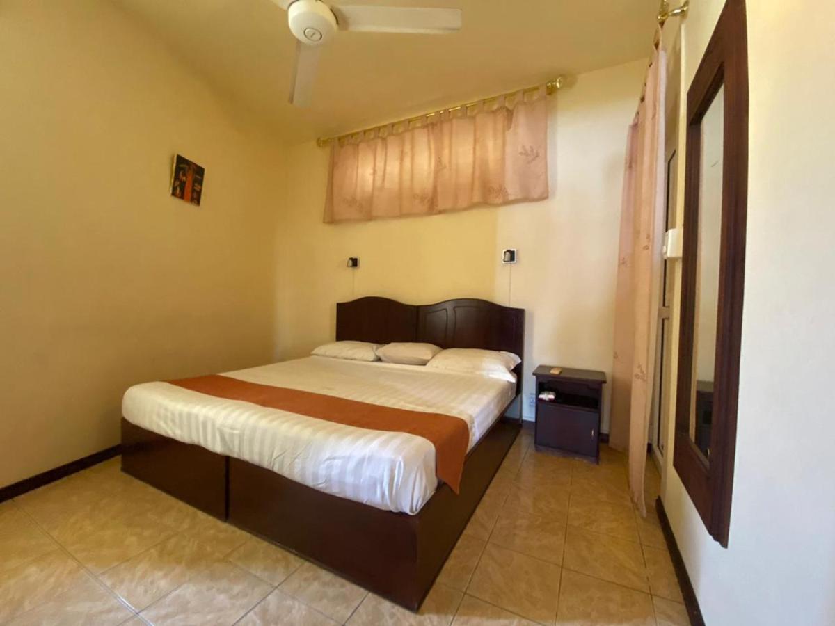 Monalysa Holidays Гранд Байе Екстериор снимка