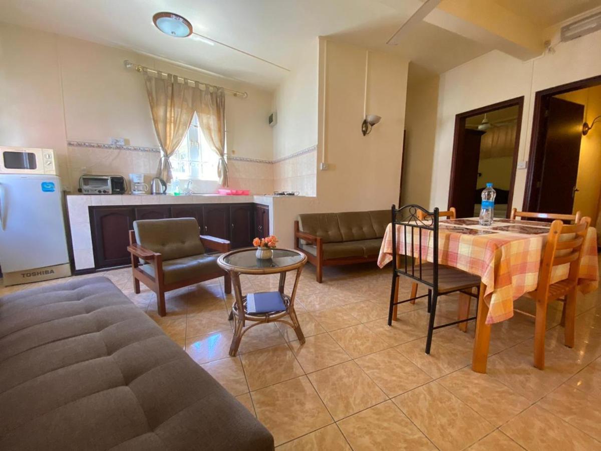 Monalysa Holidays Гранд Байе Екстериор снимка